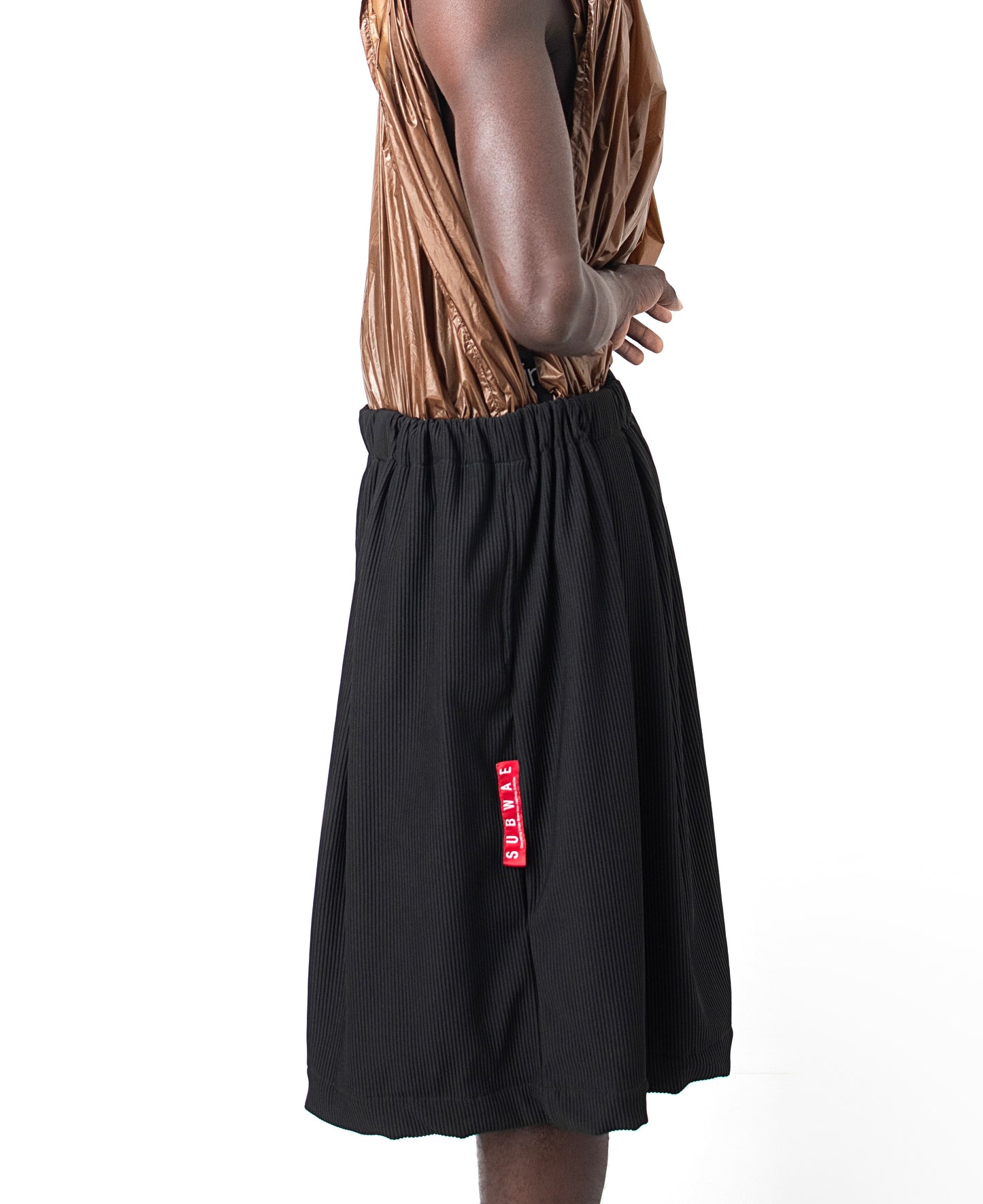VERTICAL-4 SKORTS in black